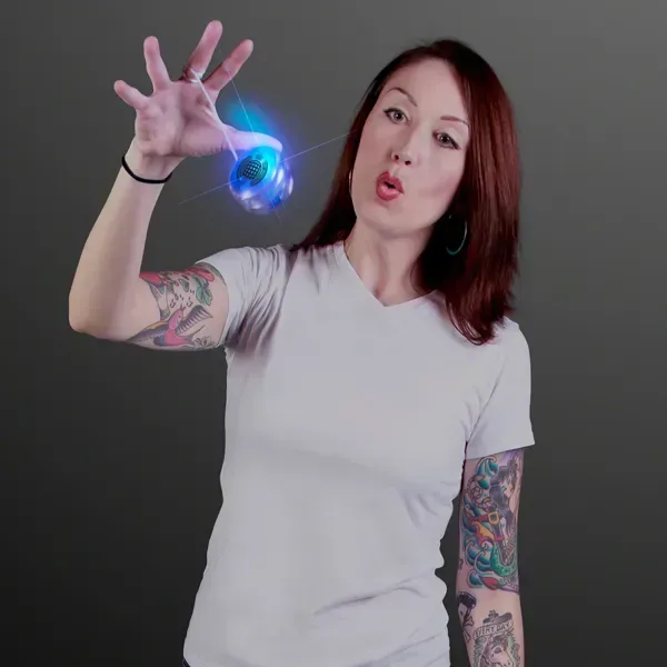 Light Up Toys Blue Flashing Yo Yo — view 2
