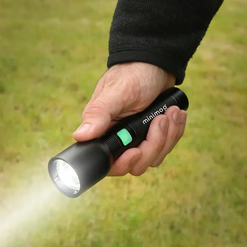 reNew Extreme Rechargeable Zoom Flashlight