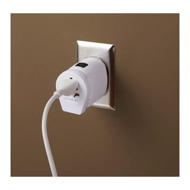 Branded SKROSS World Pro Travel Adapter & USB Charger — view 40