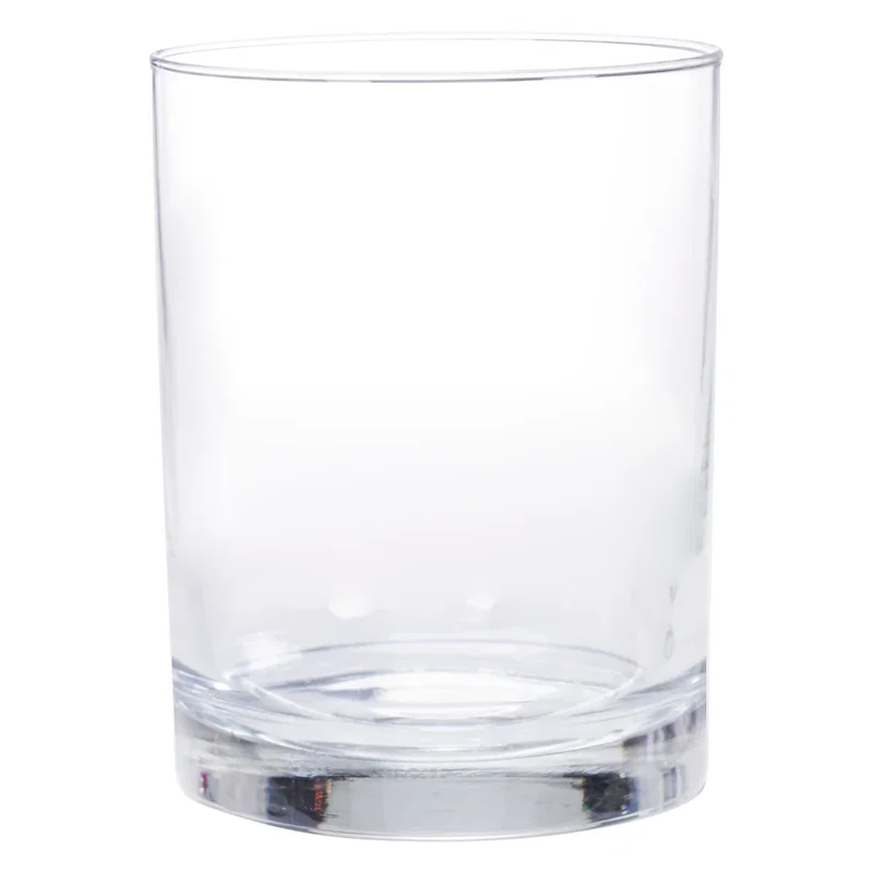 Rim detail of the drinking vessel