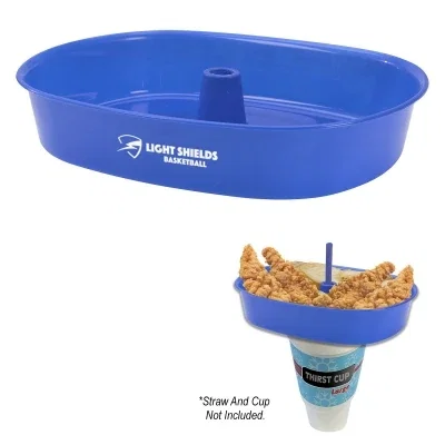 Black 30 ounce oval food container with its lid on