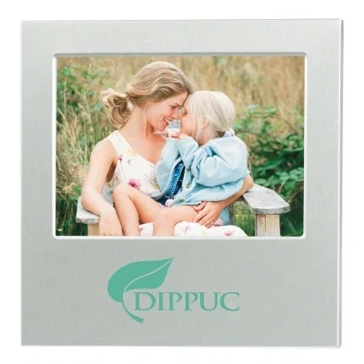 Side profile shows the depth of the photo frame.
