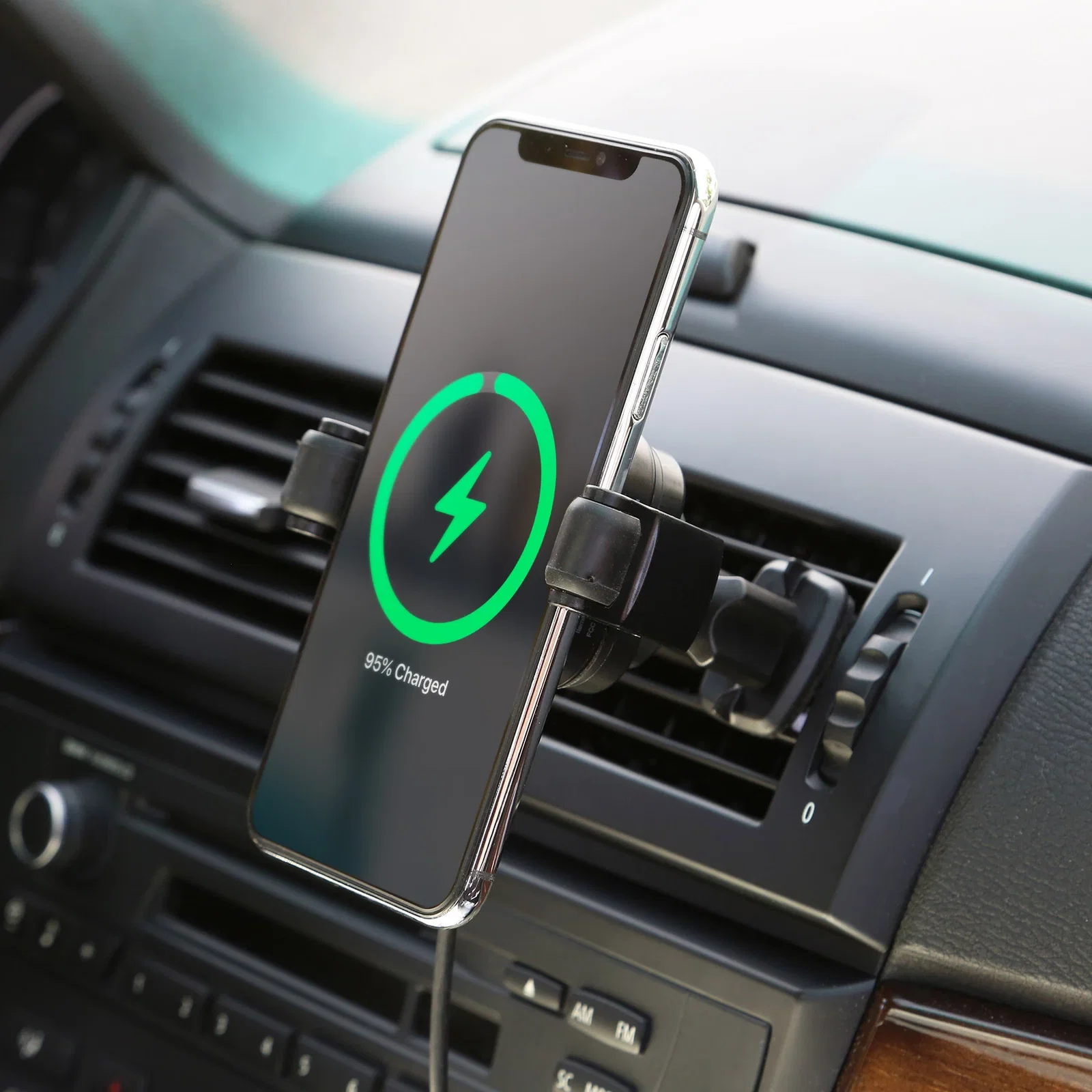 Airhug Wireless Charging Car Dock — view 2