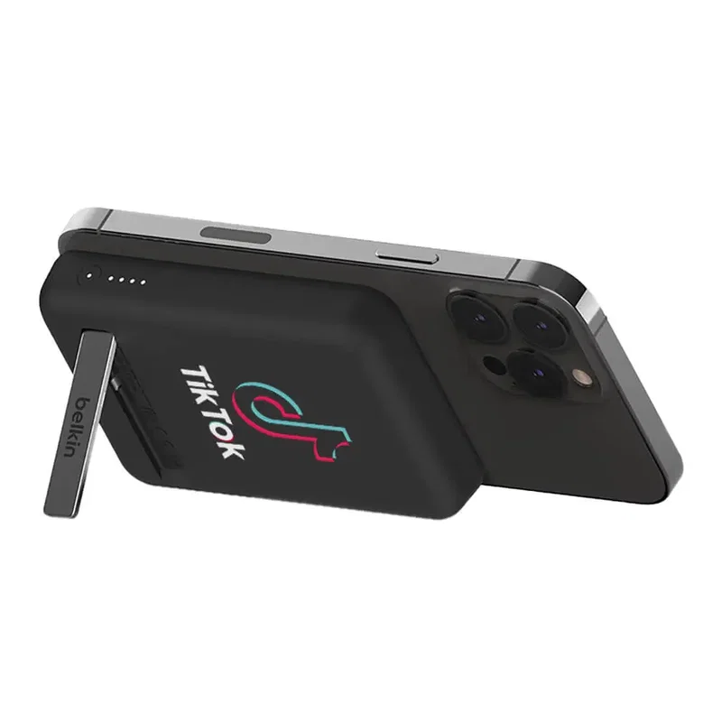 Belkin BoostCharge Magnetic Wireless Power Bank 5K + Stand — view 6