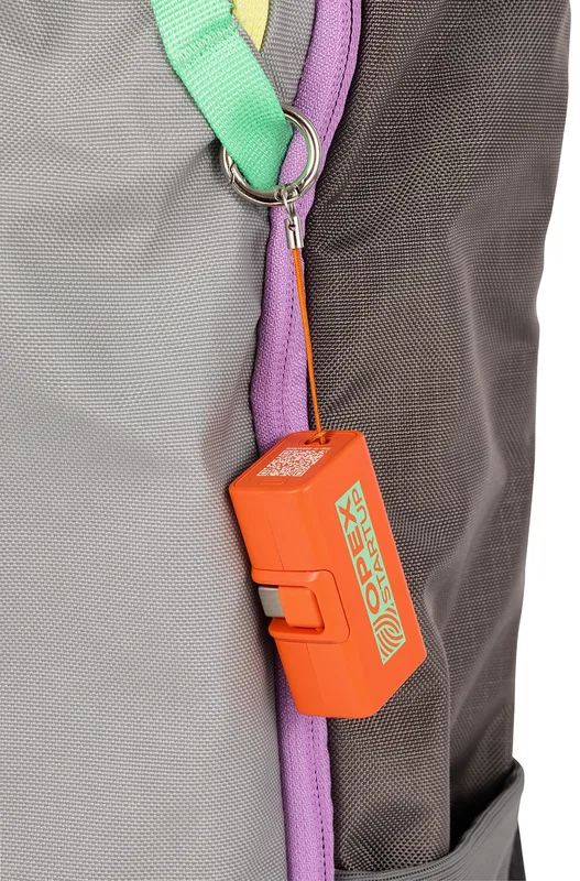 Close-up of the Bijou power bank's charging indicator light