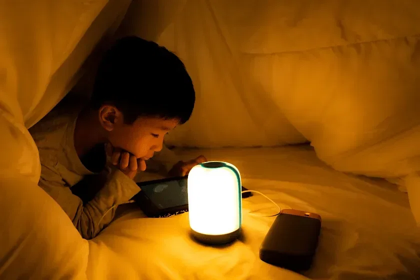 BioLite Alpenglow 250 Lantern in use