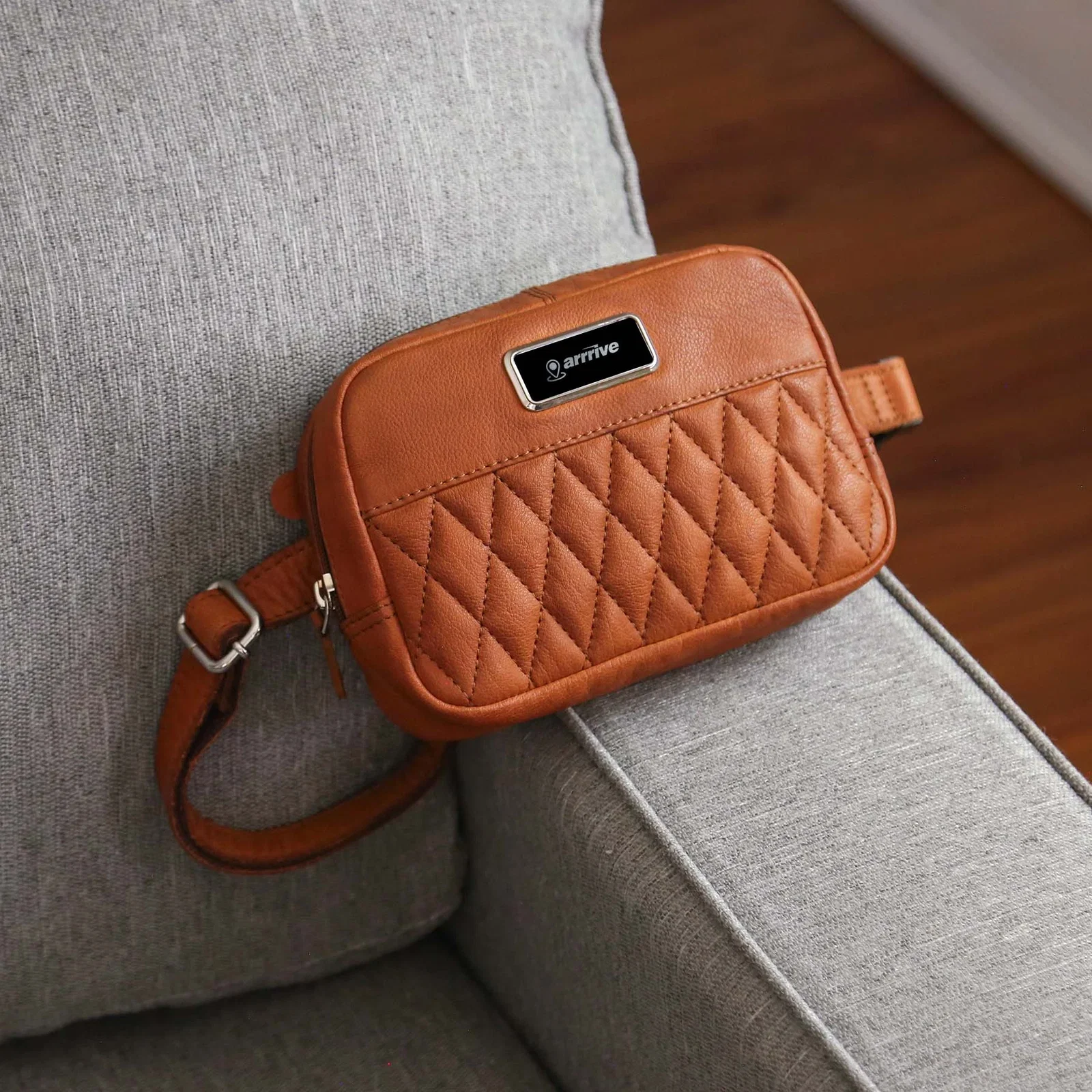 Brea Canyon Leather Cross Body Bag — view 18
