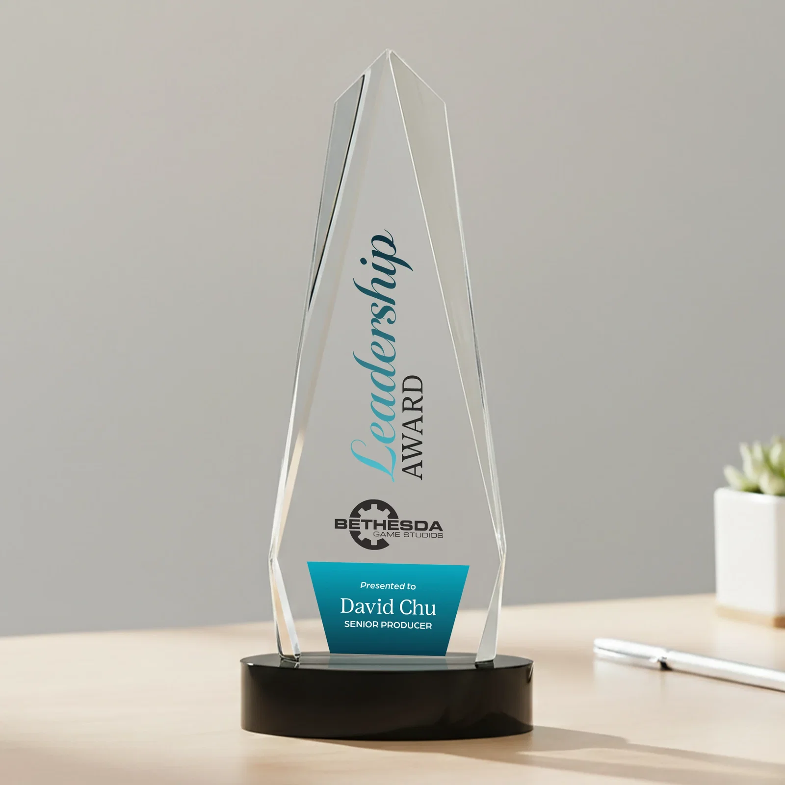 Customized Optical Crystal Tower Award on Oval Base for dealer and partner awards