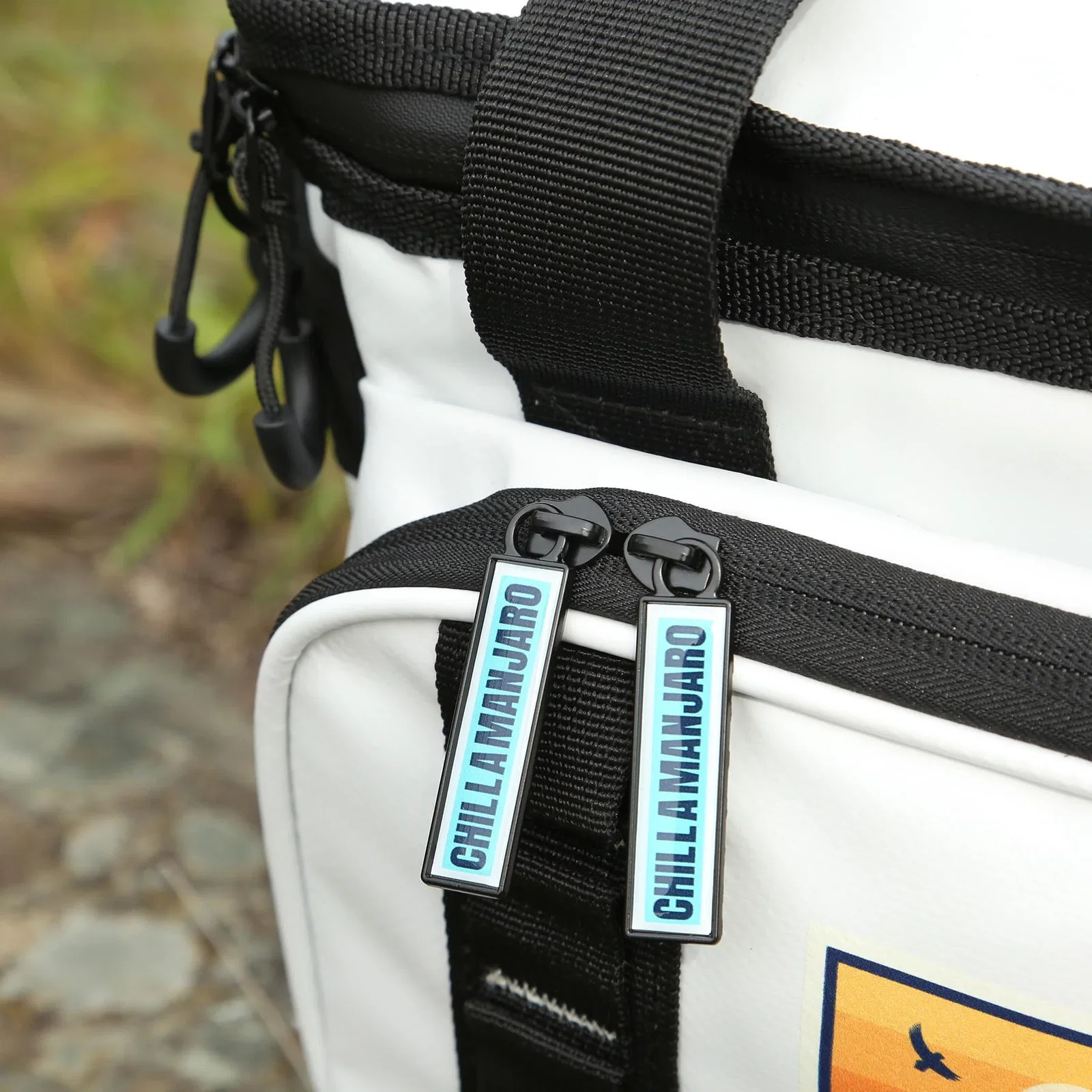 Chillamanjaro™ 12 Can Plateau Cooler Bag — view 5