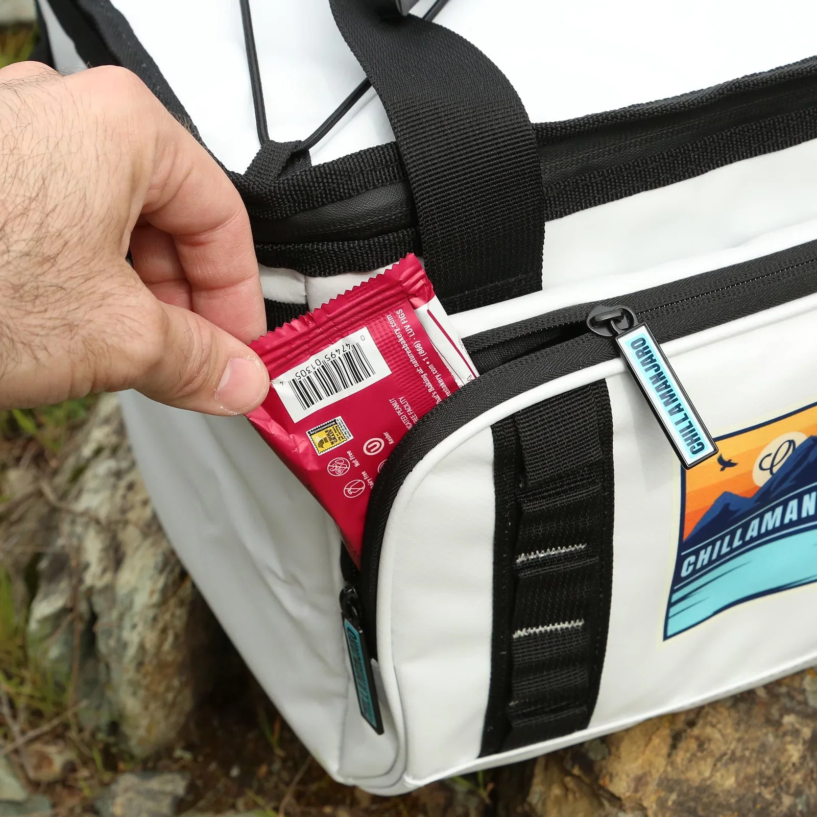Chillamanjaro™ 12 Can Plateau Cooler Bag — view 6