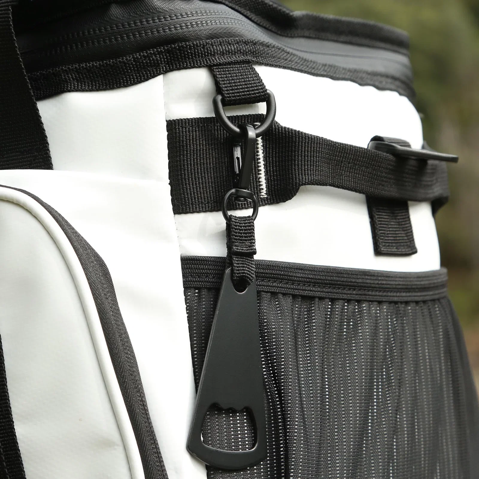 Chillamanjaro™ 12 Can Plateau Cooler Bag — view 7