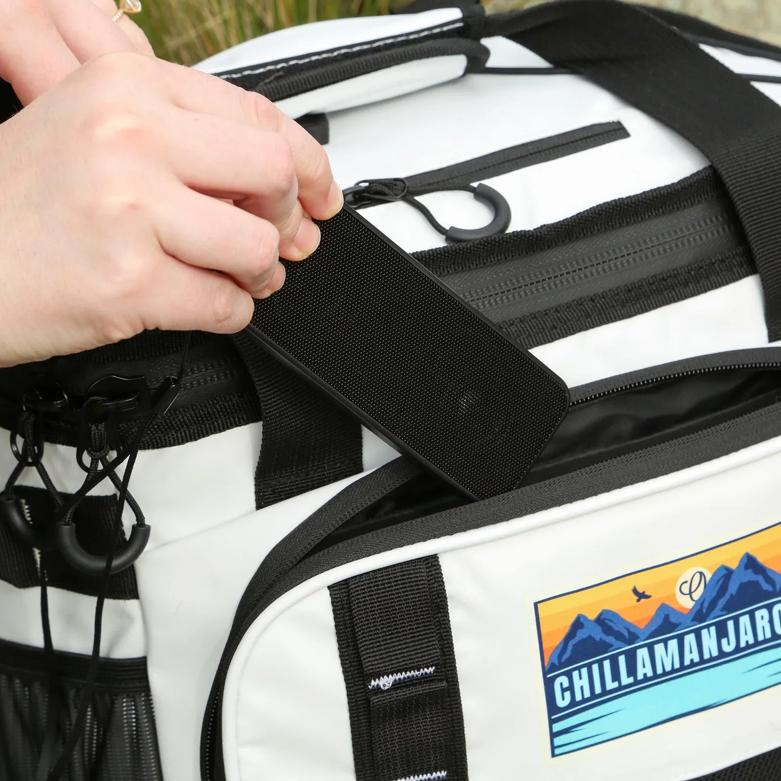 Chillamanjaro™ 18 Can Altitune Cooler Bag — view 4