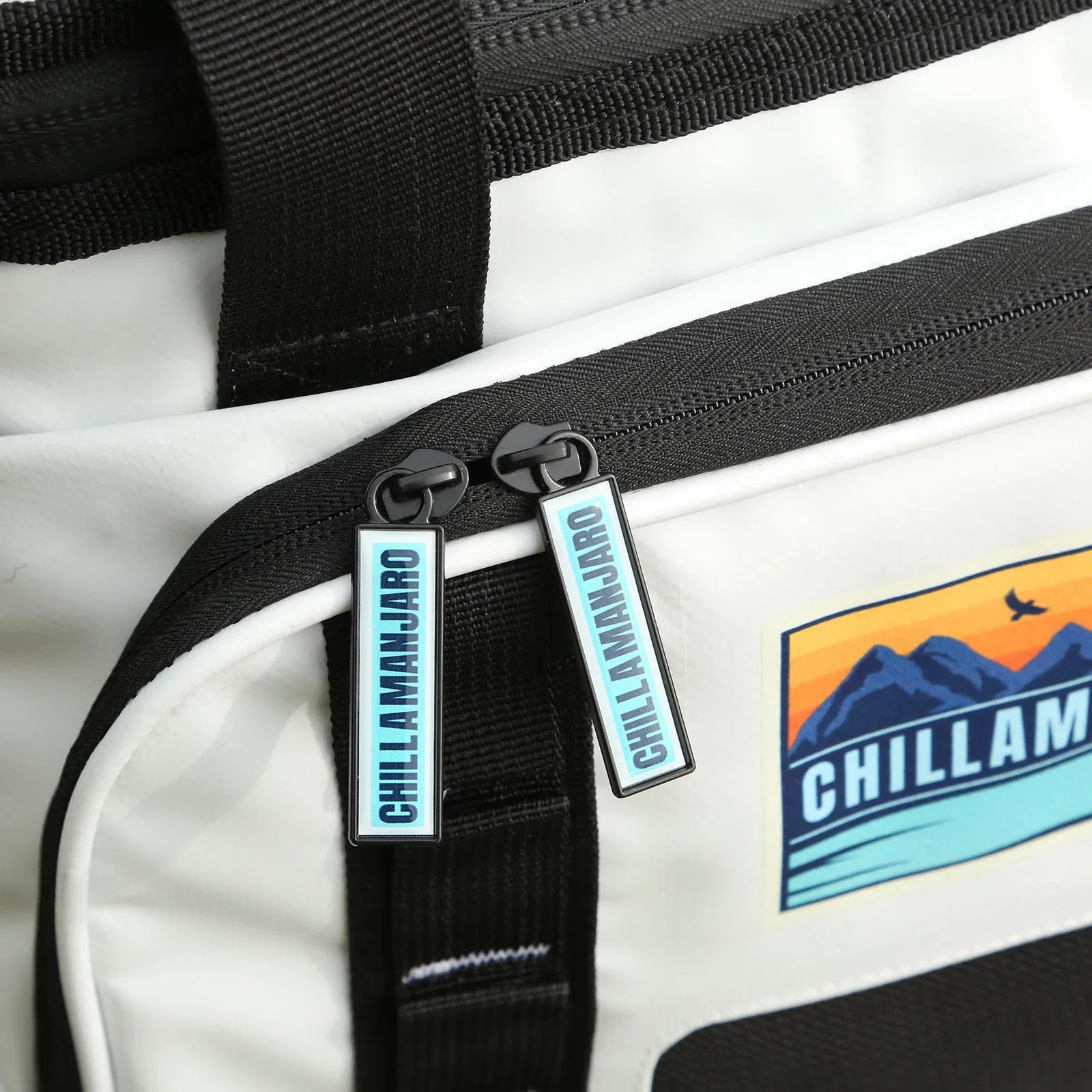 Chillamanjaro™ 18 Can Altitune Cooler Bag — view 8