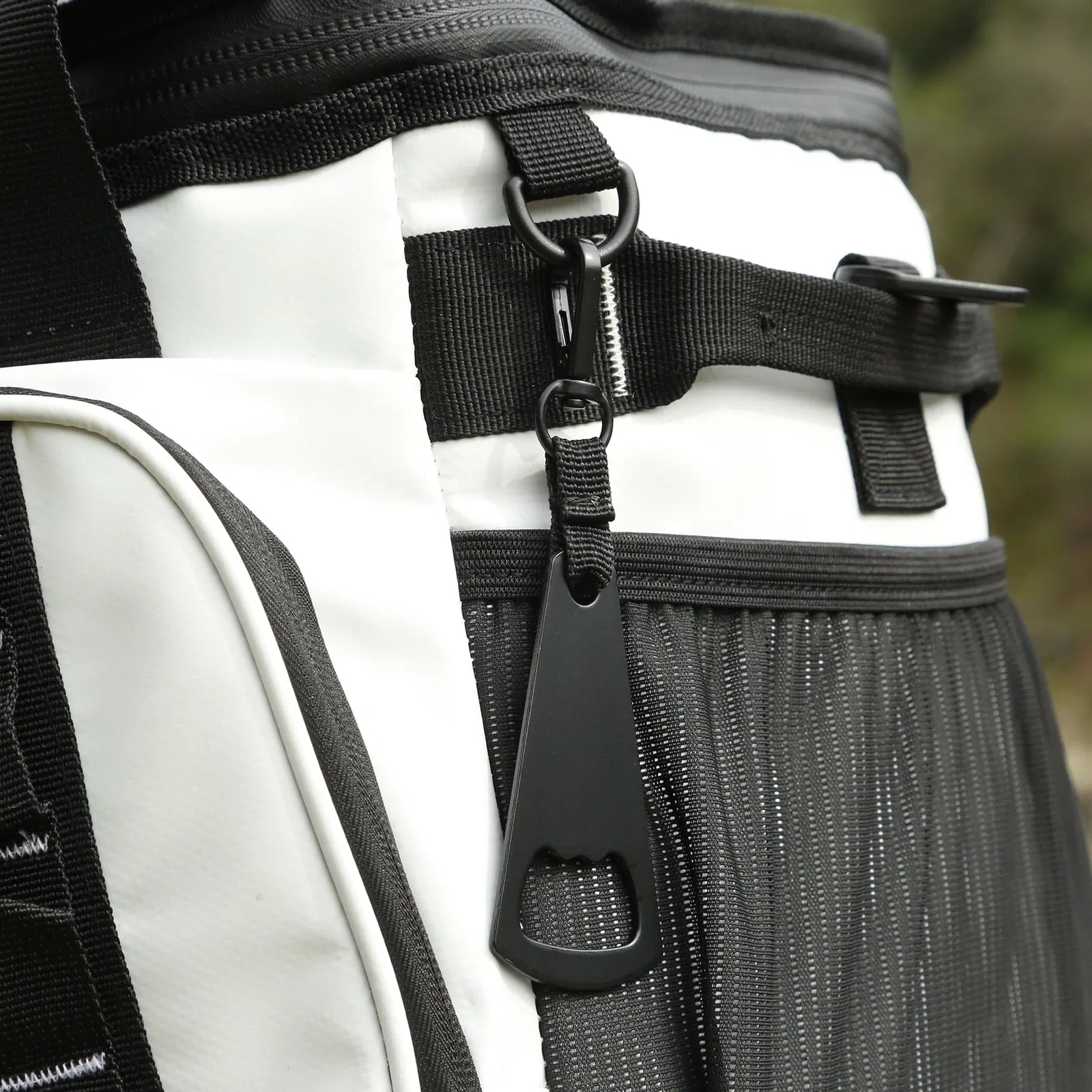 Chillamanjaro™ 18 Can Altitune Cooler Bag — view 9