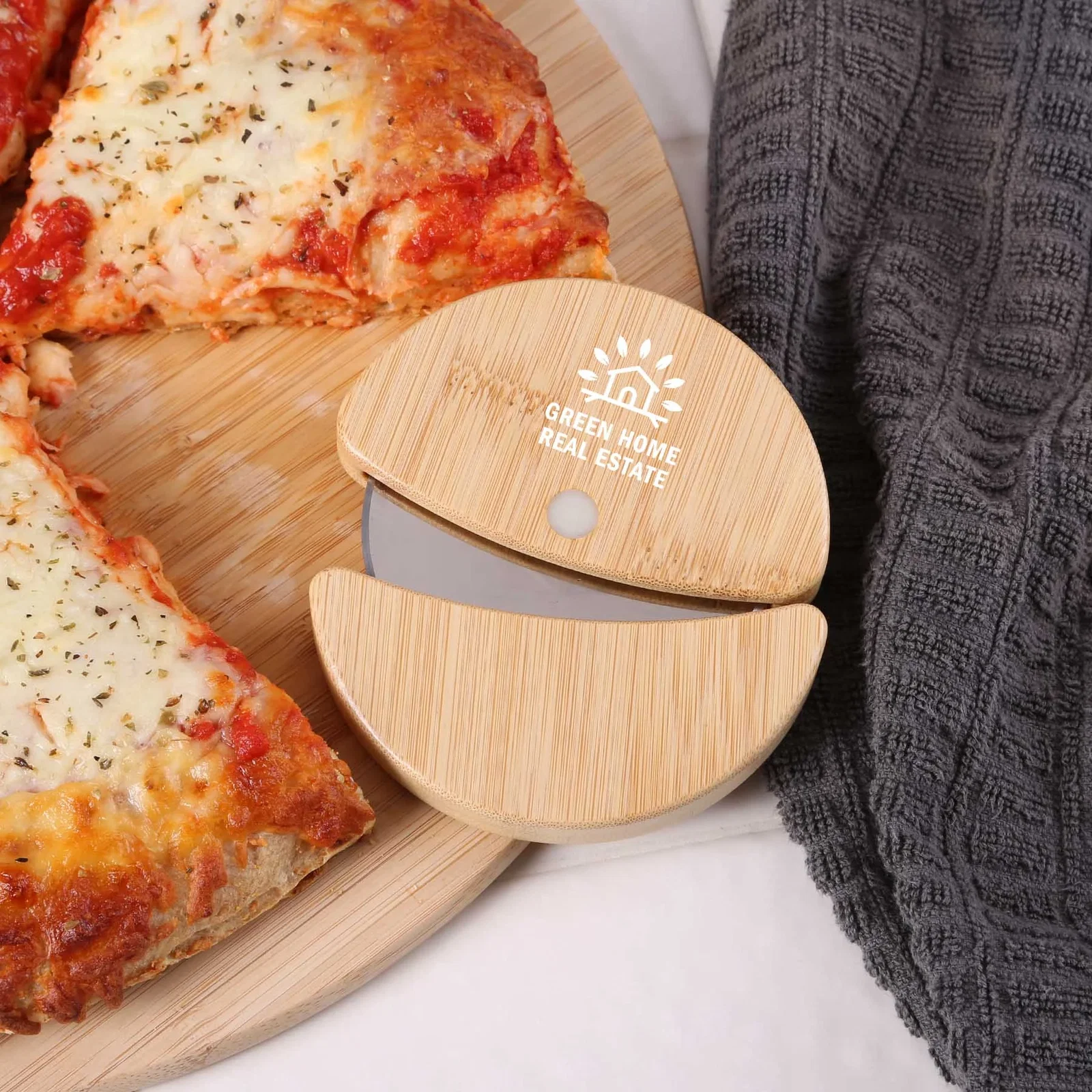 Chun Bamboo Pizza Cutter — view 3