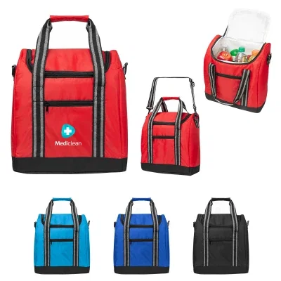 Adjustable shoulder strap clipped to the side of the bag