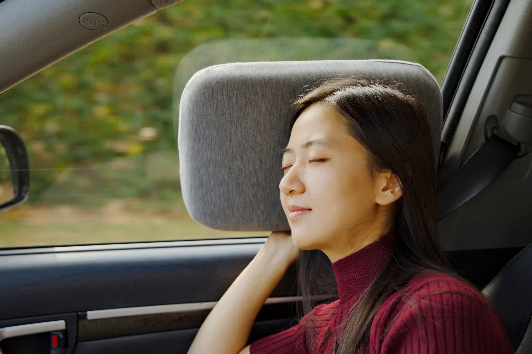 Comfort Logic™ Everywhere Pillow in use