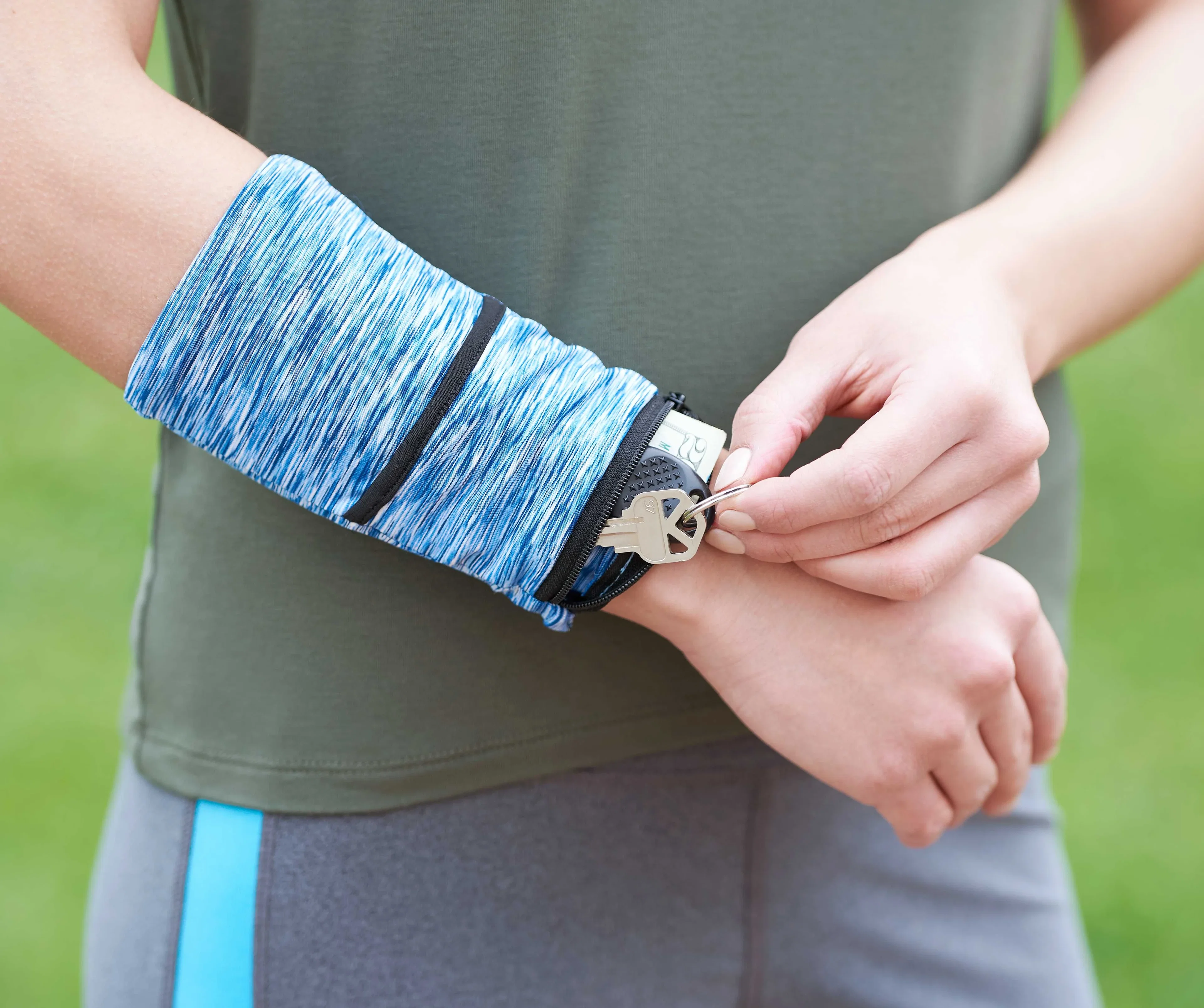 Cooling Heathered Wrist Band with Pocket — view 5