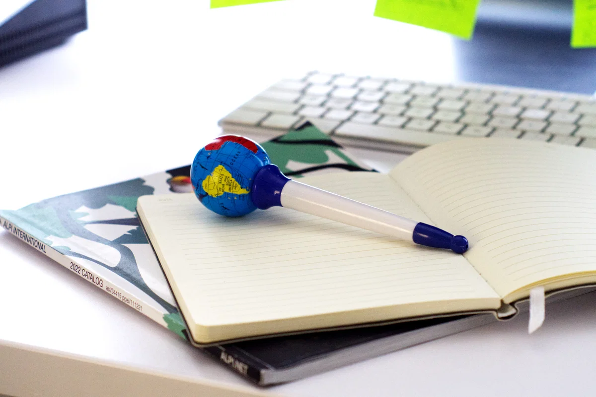Custom Rotating Globe Pen — view 2