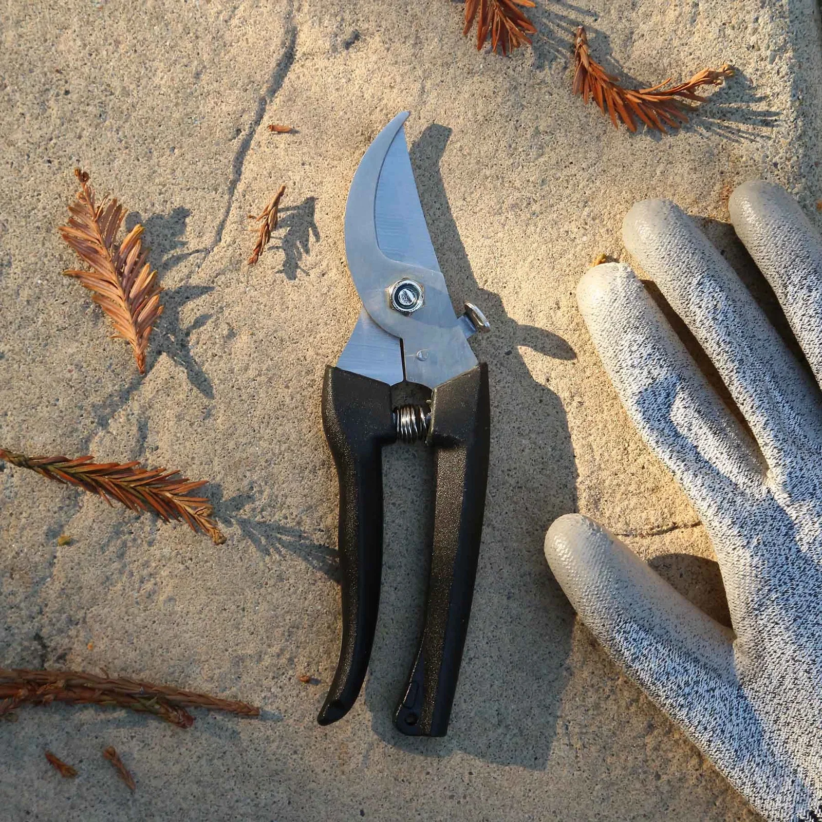 Evergreen Garden Pruner — view 2