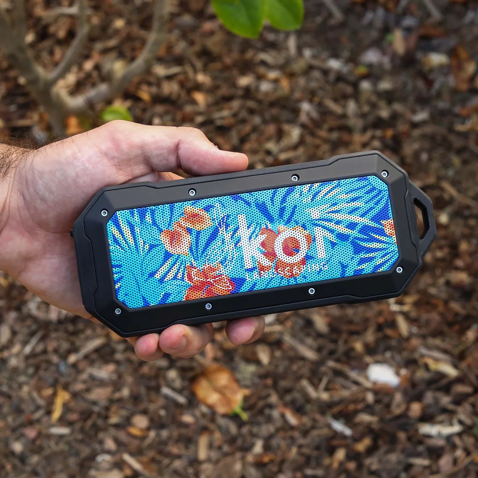 HangTune Magnetic Wireless Speaker — view 3
