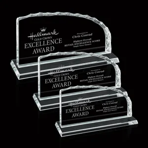 Starfire Crystal Iceberg Award With a Straight-Cut Edge
