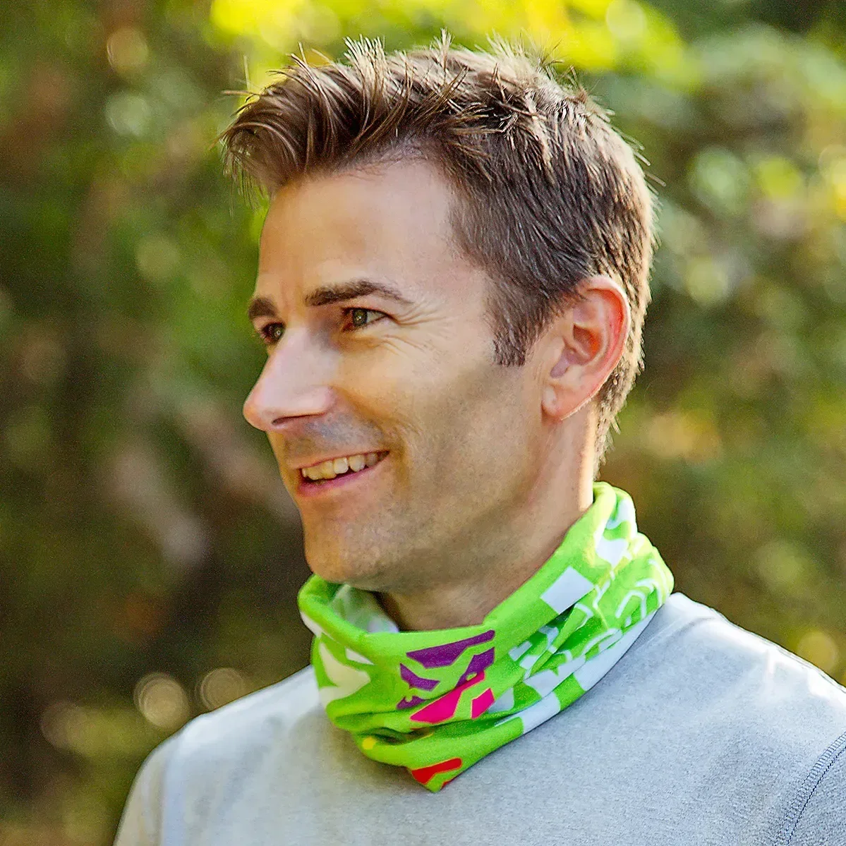 Huggle Seamless Tube Bandanna being worn