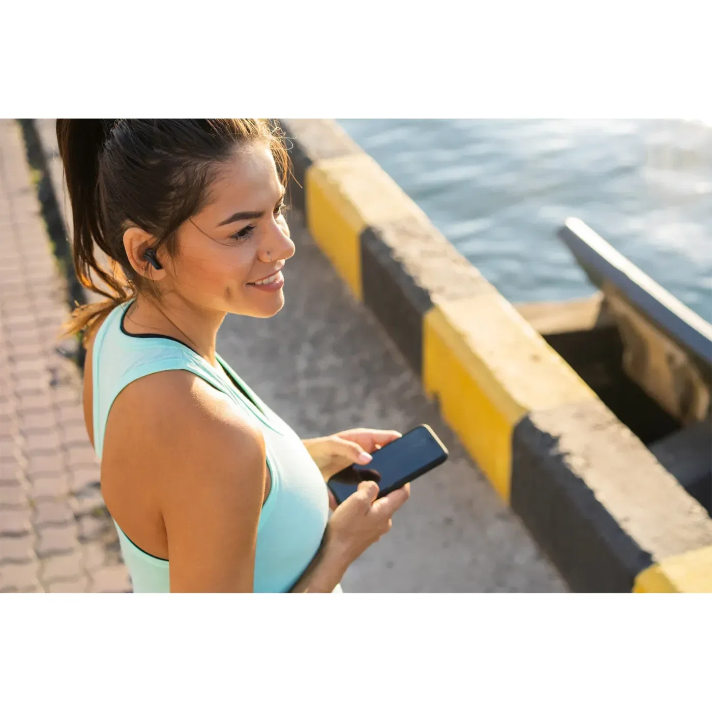 iLive Truly Wire-Free Earbuds with Active Noise Canceling in use