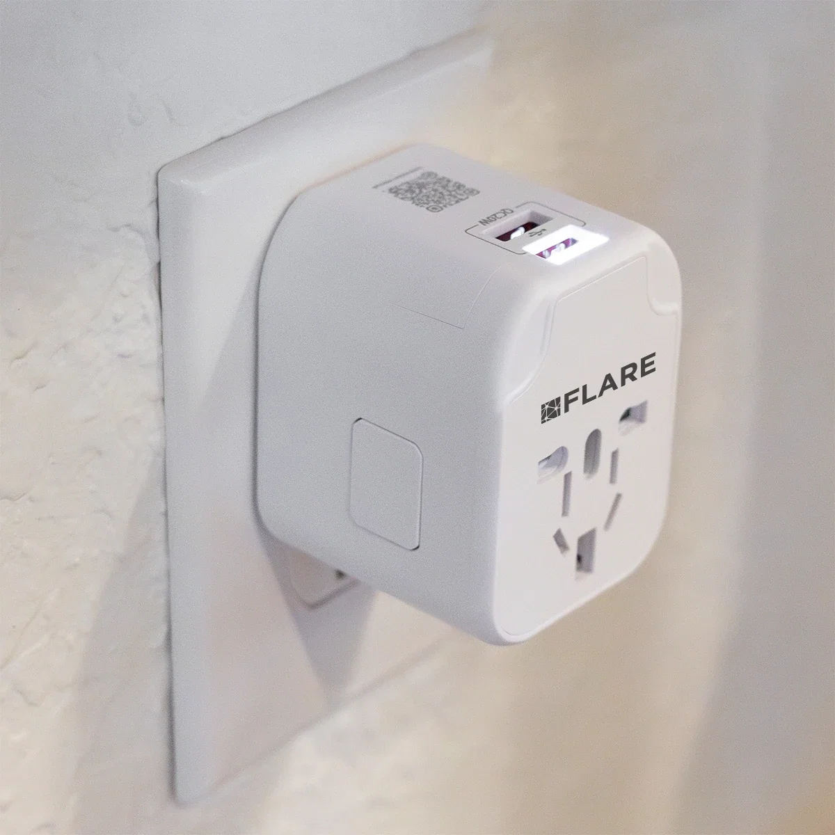 Prongs extended from one side of the cube-shaped plug