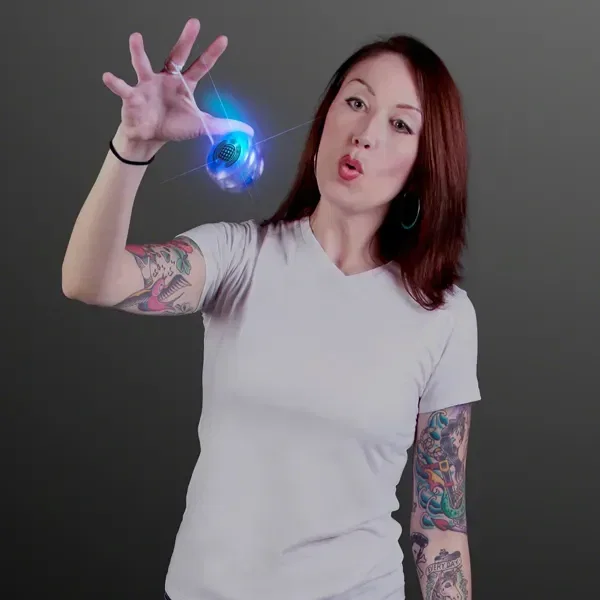 Light Up Toys Blue Flashing Yo Yo — view 2