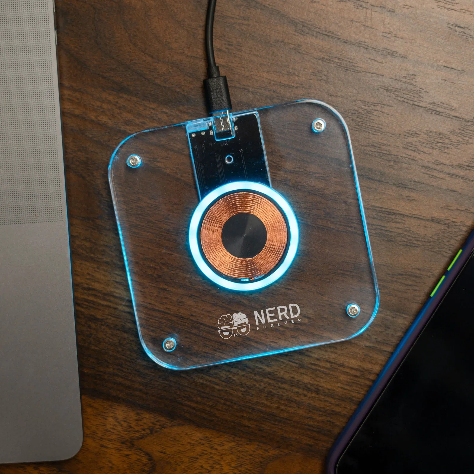 Lofi™ Acrylic Wireless Charger — view 5