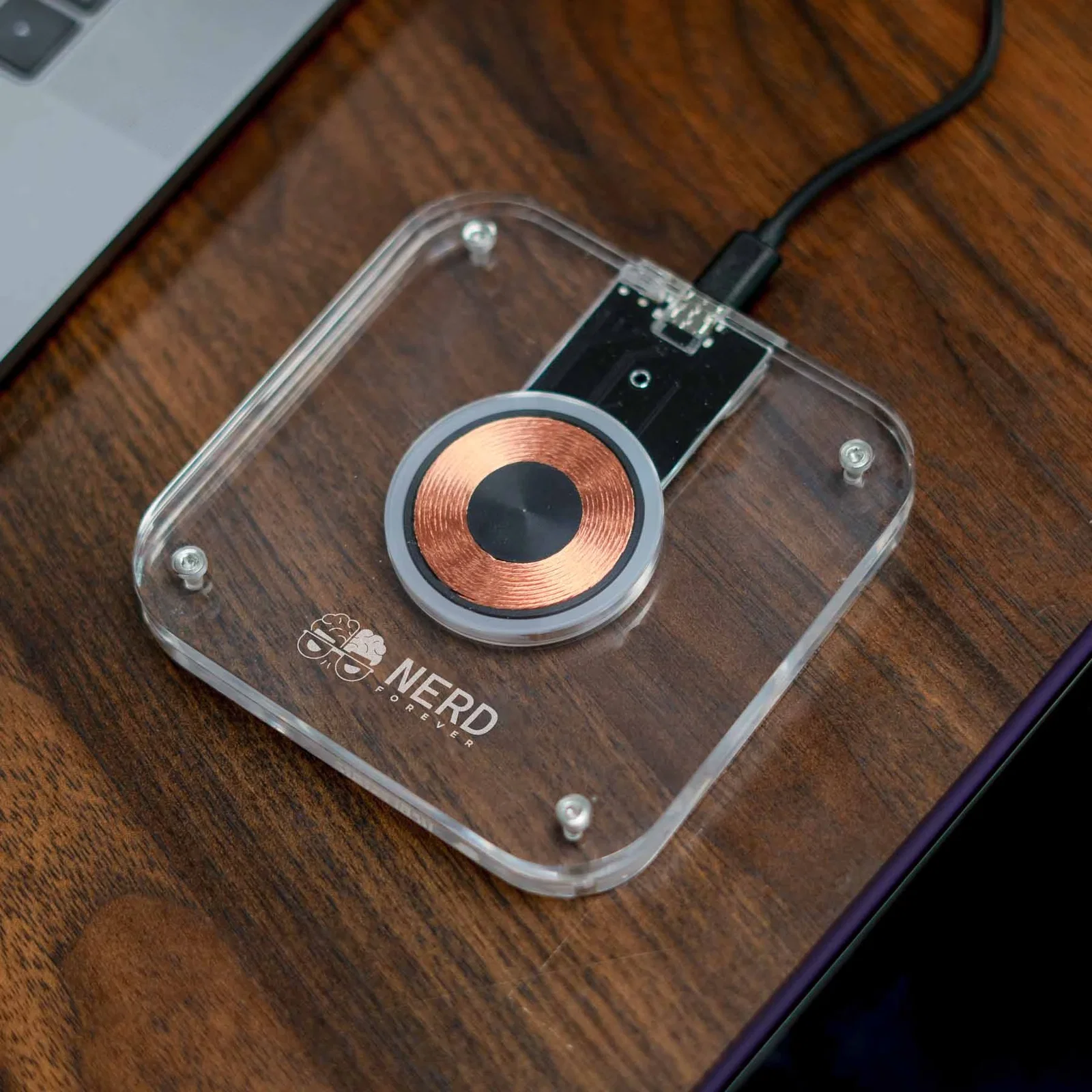 Lofi™ Acrylic Wireless Charger — view 7