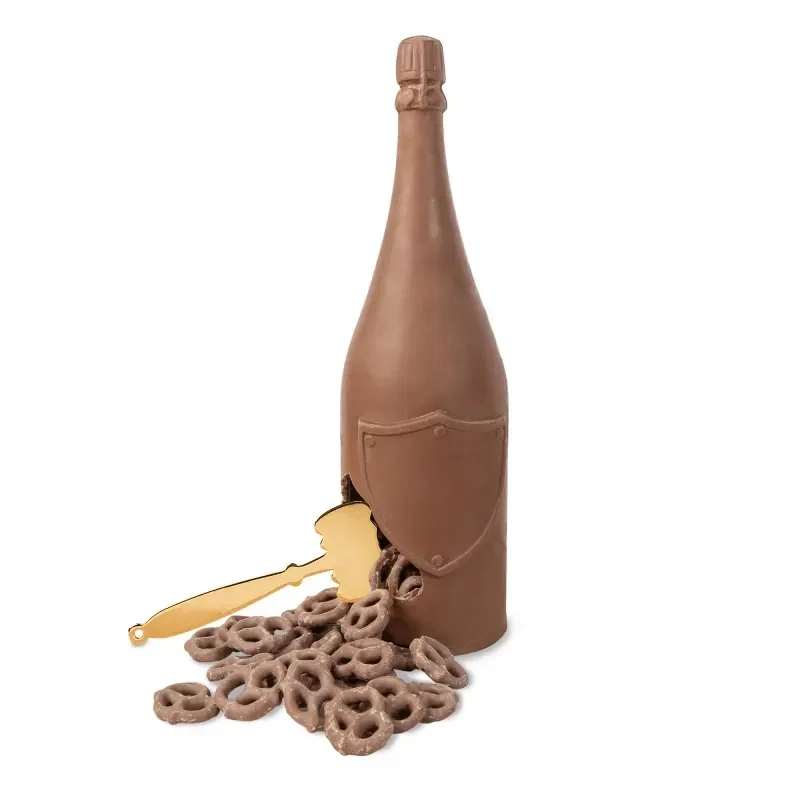 Mega Smash Chocolate with Mini Milk Pretzels — view 3