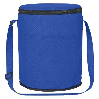 Everyday carry moment with the cooler bag in hand