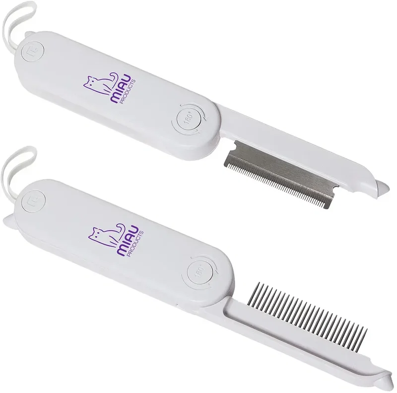 Branded Prim pet grooming comb handle close-up, imprint area for a logo