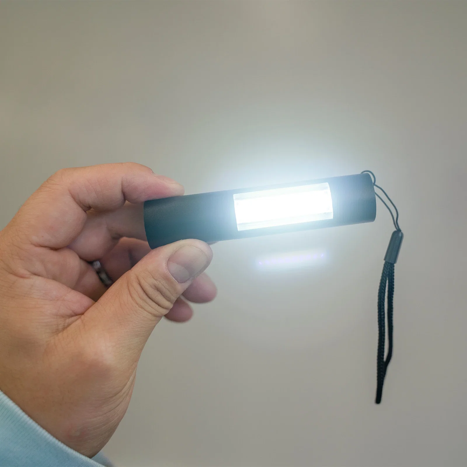 reNew Rechargeable Flashlight — view 4