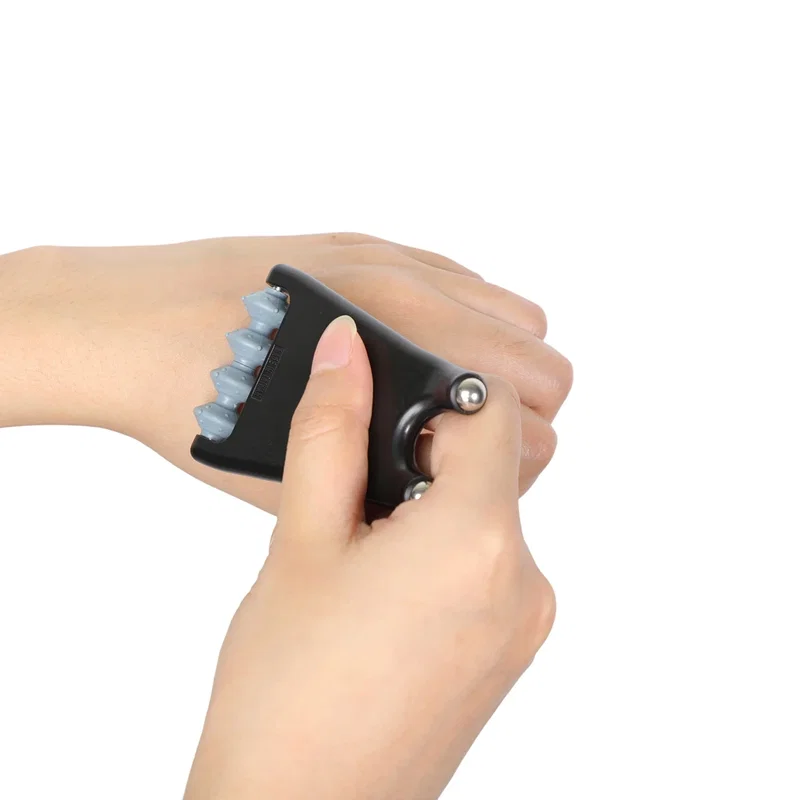 Angled view of the Rigger 2-in-1 Roller & Massager's dual-ended design