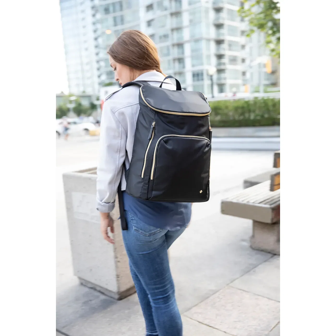 Samsonite Mobile Solution Deluxe Backpack being worn