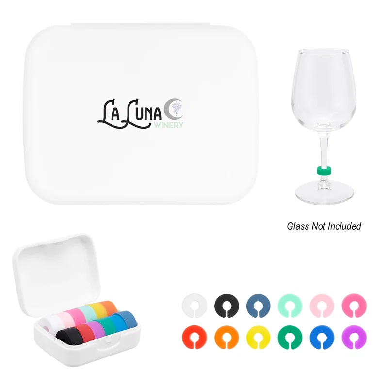Set arranged beside its closed carrying case