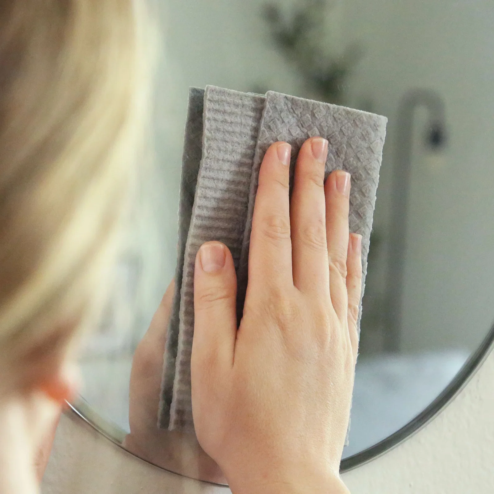 Simply Swedish Dishcloth in use