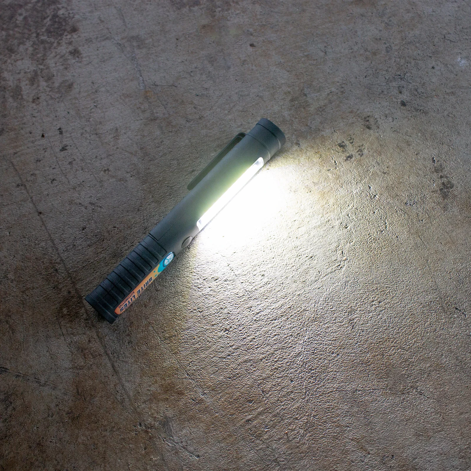 Smooth Operator COB Flashlight — view 3