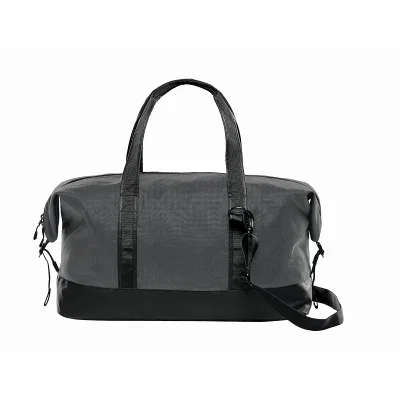 End panel of the gym bag showing its nine-inch depth