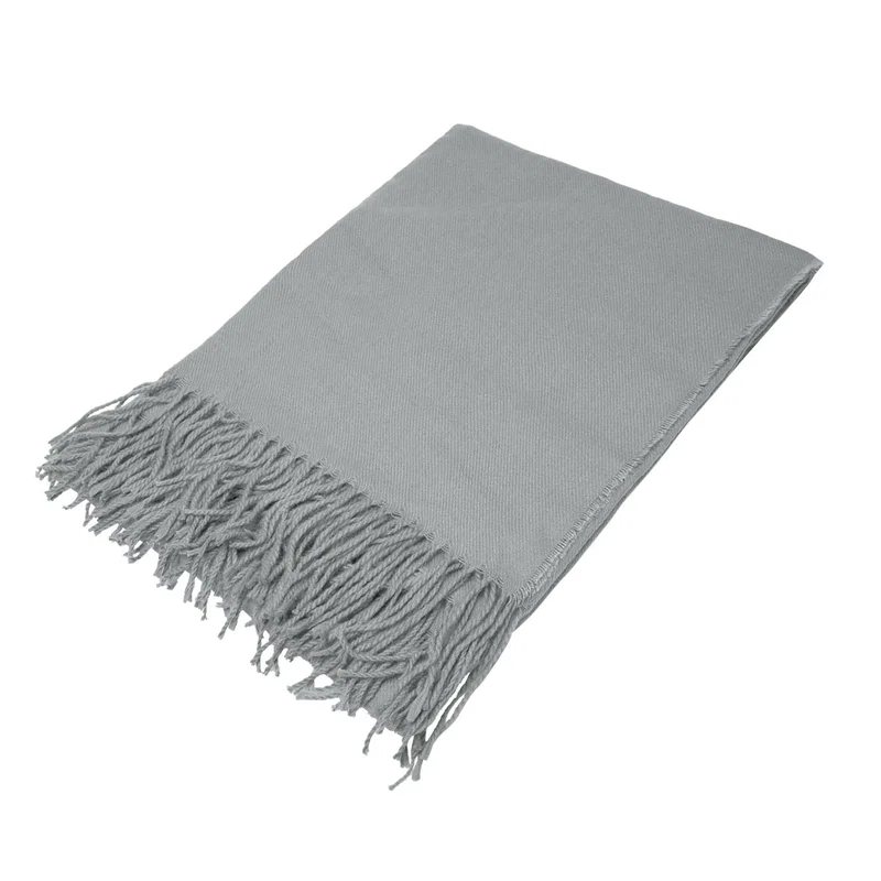 Edge fringe shown against a plain backdrop