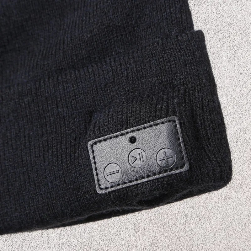 Tunezie Wireless Earbud Beanie — view 4