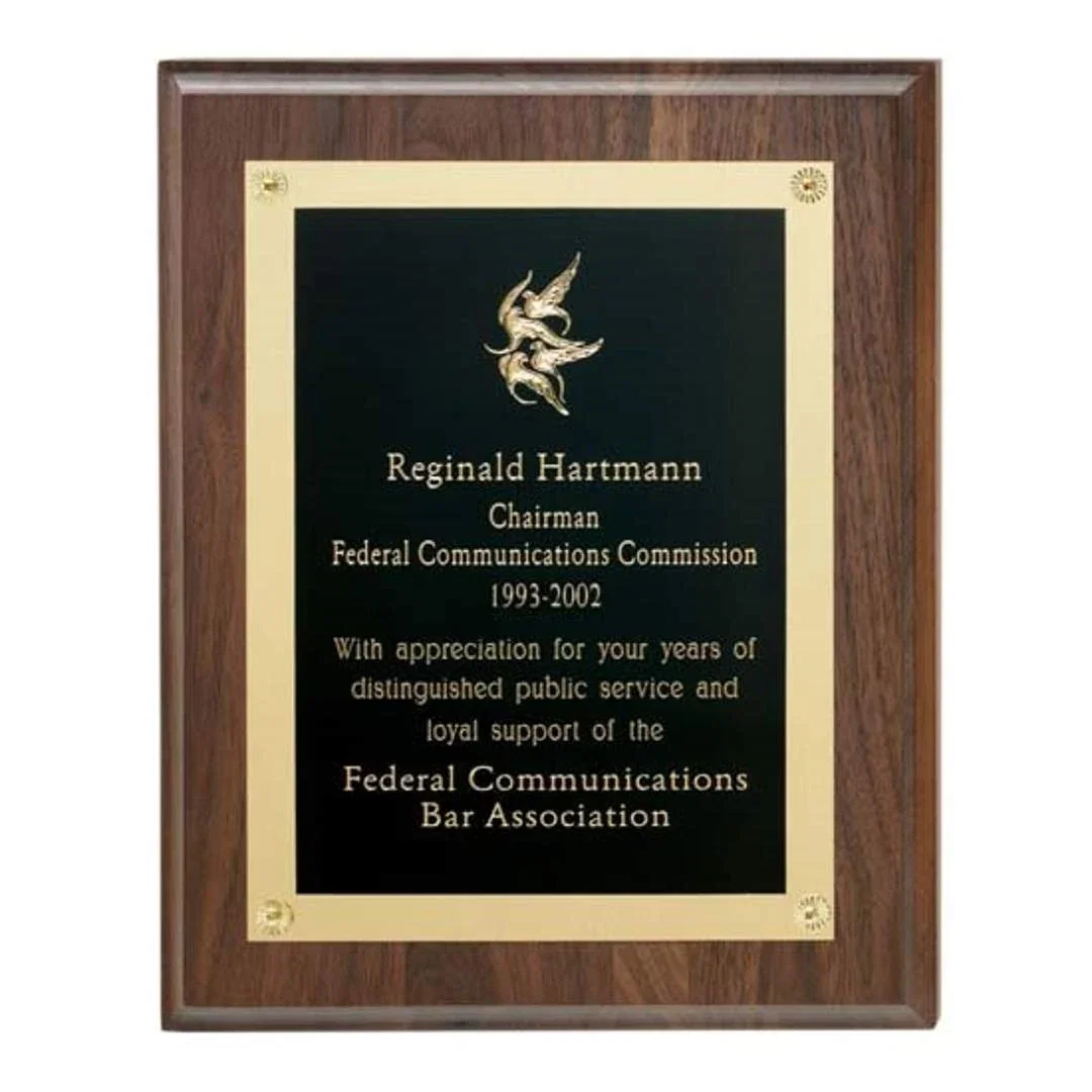Walnut Plaque w/Gold Edge Plate — view 4