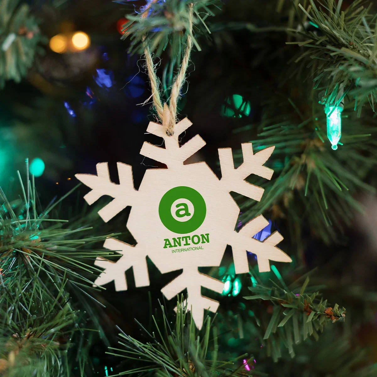 Angled view of the flat holiday decoration